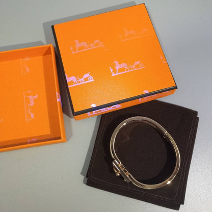 [⭐JeweliWhal]H YELLOW BRACELET