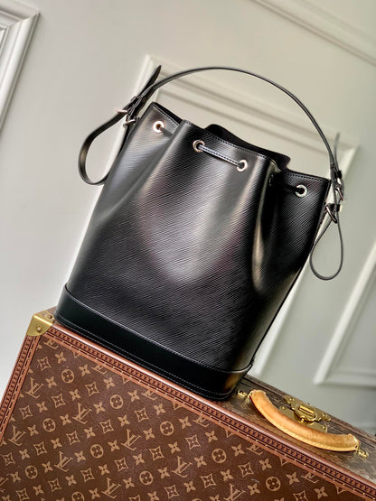 NOÉ MM 33 IN BLACK EPI LEATHER