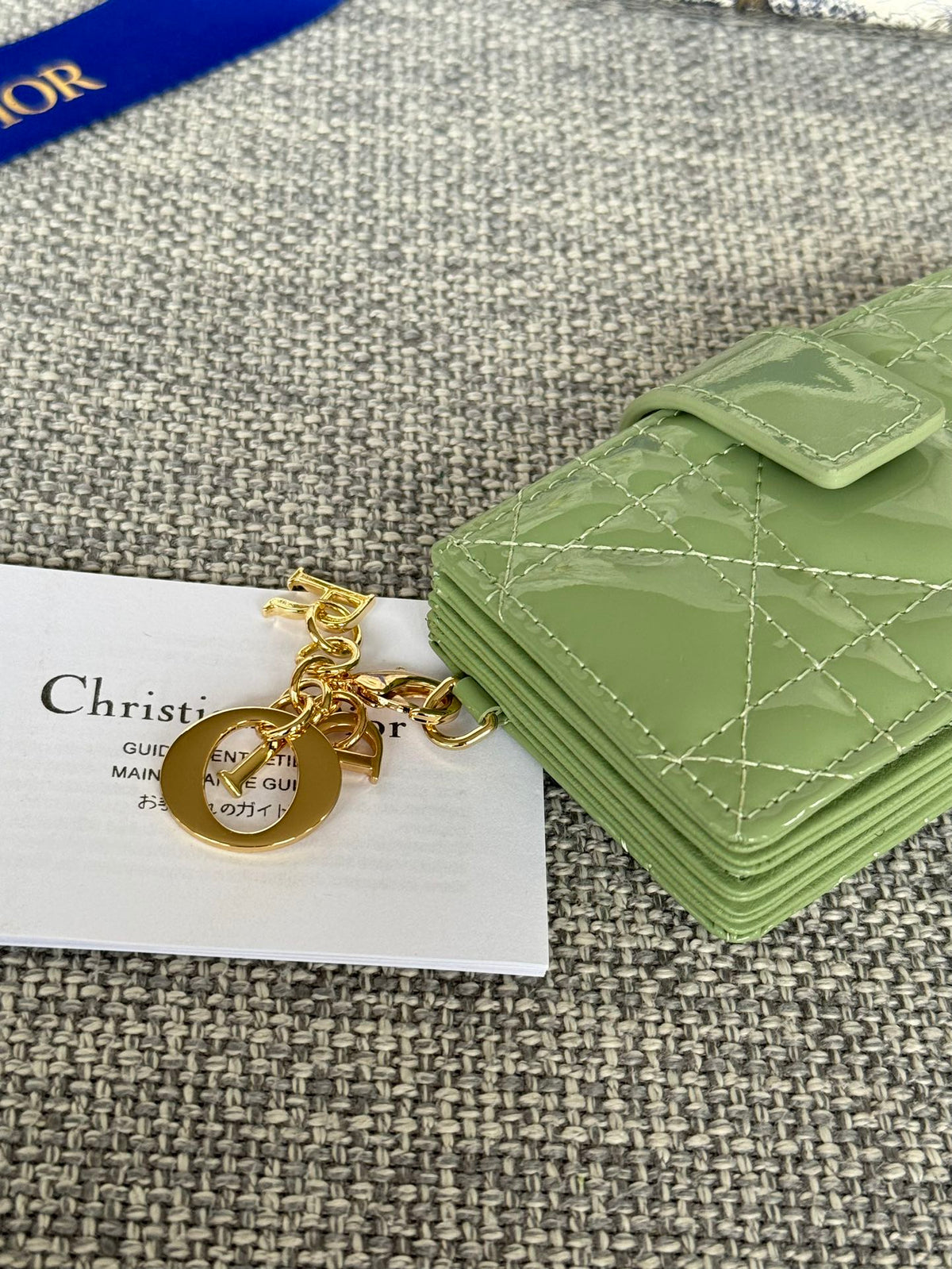 LADY JASMINE CARD HOLDER 10 IN LIGHT GREEN QUILTED PATENT CALFSKIN